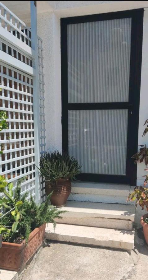 Private Bedroom Paphos Central 外观 照片